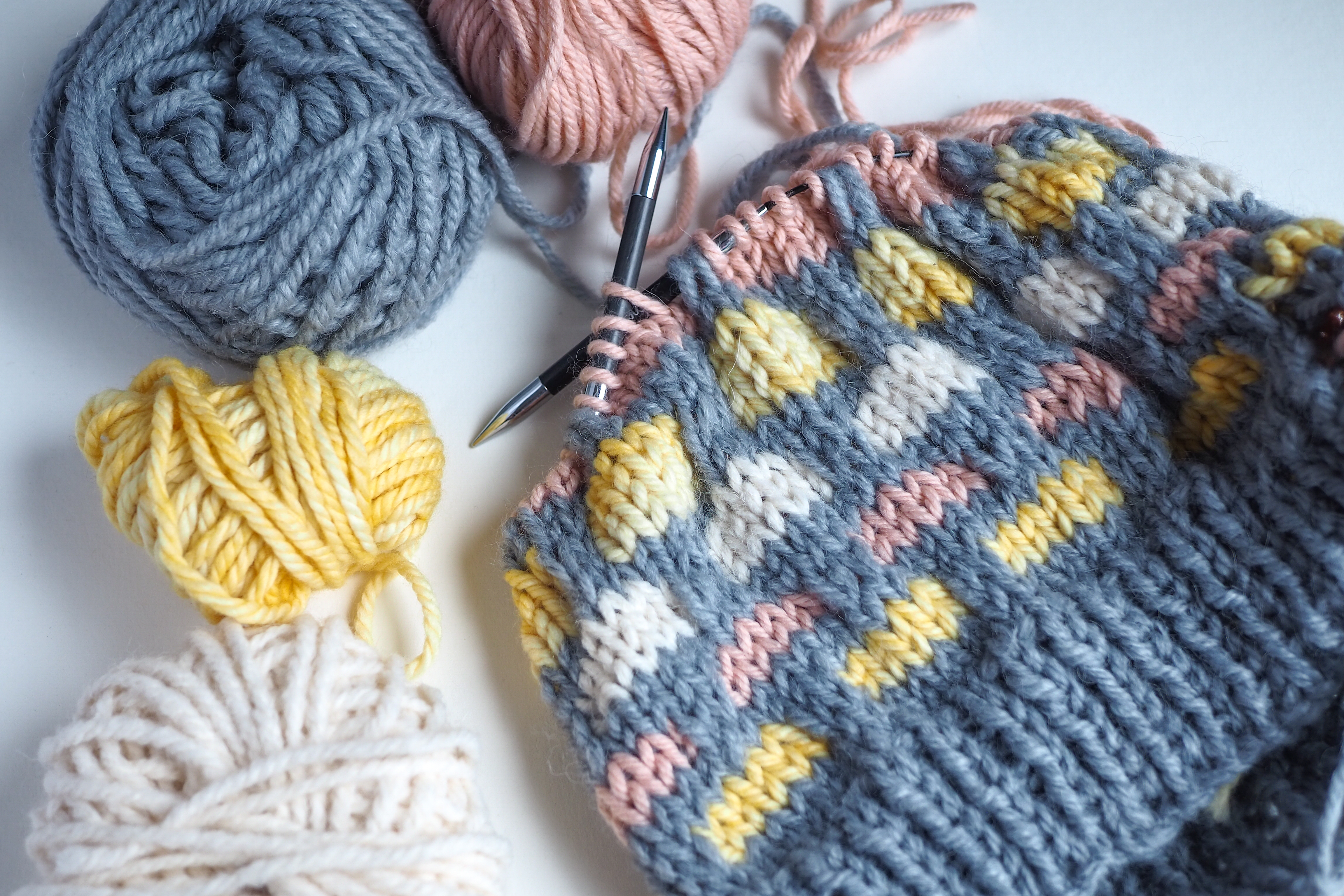Knitting Hats On Circular Needles – Tips For Straight Needle Knitters